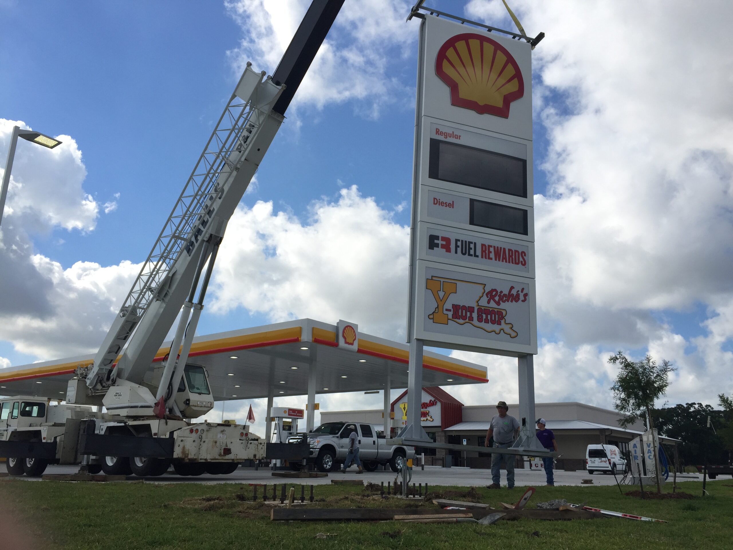 Riche's Y-Not Stop Shell Convenience Store Sign, LED Fuel Price Sign, Broussard, Louisiana, HLA Signs