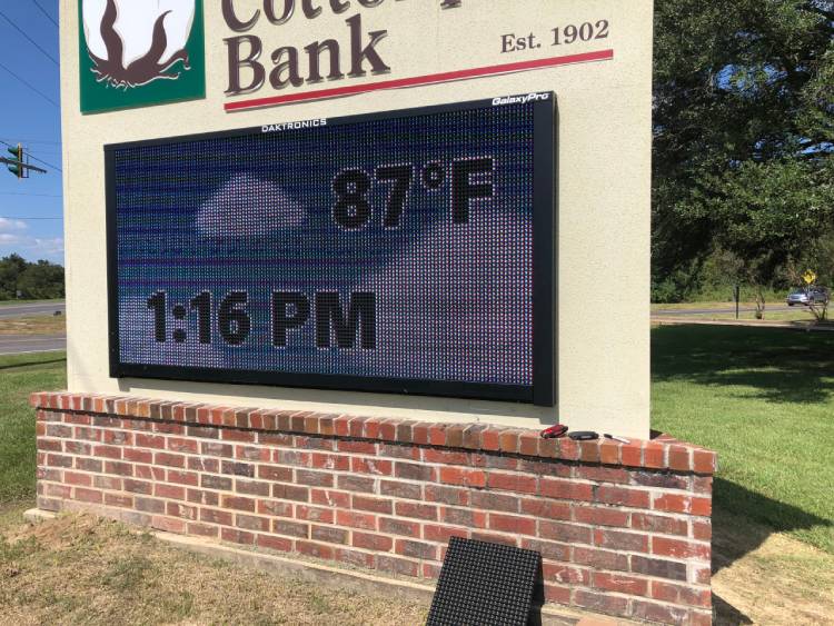 Cottonport Bank, Mansura, Loisiana, Architectural Monument Sign with Electronic Message Center, HLA Signs