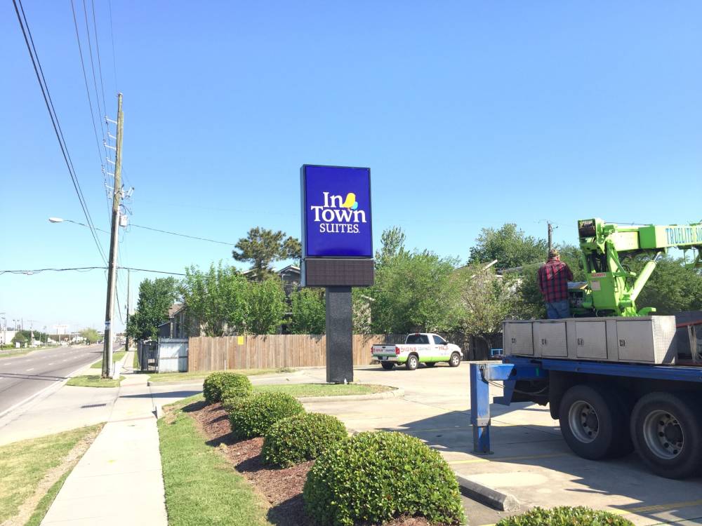 In Town Suites Hotel Sign and LED Electronic Marquee Sign Metairie Louisiana